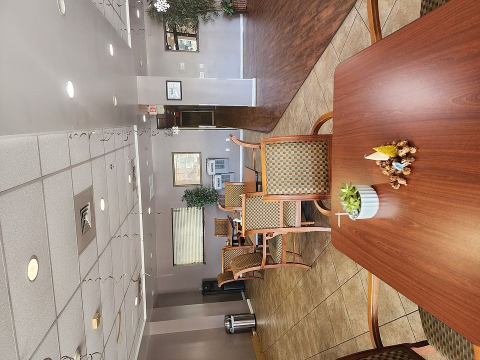 Resident Lounge with Tables