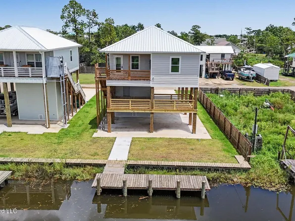 5049 Georgia St, Bay Saint Louis, MS 39520