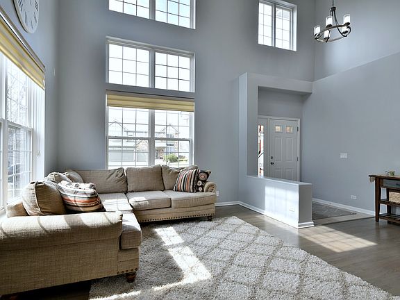 5th image of 1059 N Penny Ln