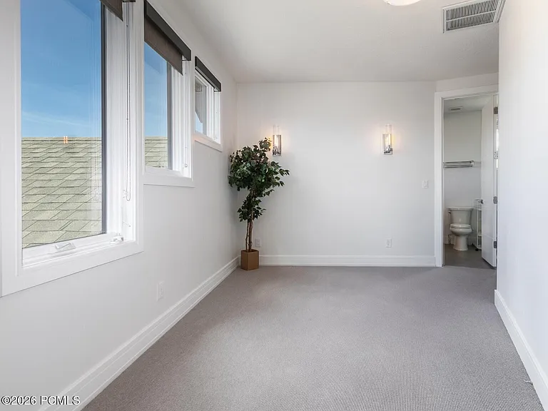 1135 E Lasso Trl — Photo 21