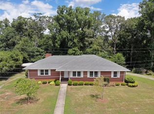 100 Cahill St, Madison, NC 27025