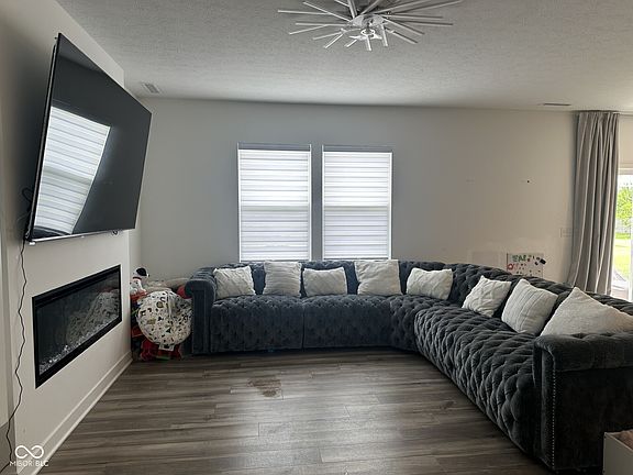 3rd image of 5730 Fire Opal Way