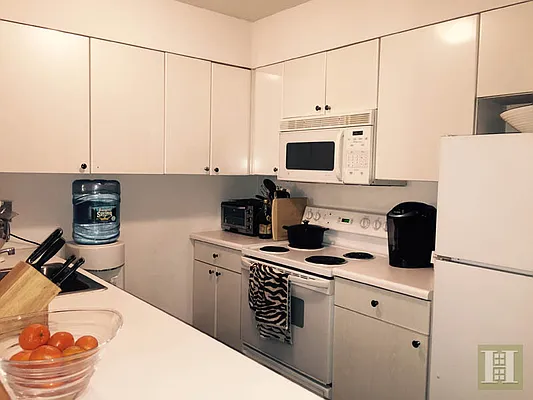 Rented by Halstead Real Estate | media 4