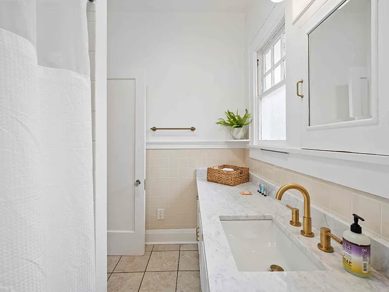 2131 King Ave — Photo 20