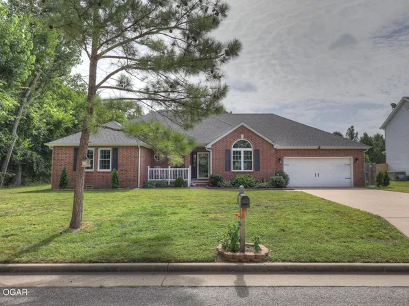 1915 N Goetz Blvd, Joplin, MO 64801