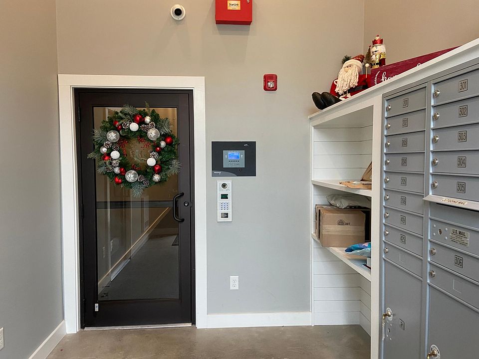 Front Entry Hall - Mail 
Secure to enter - Key needed