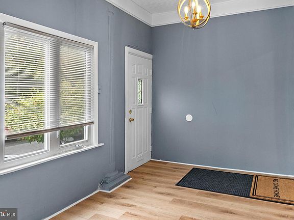 5th image of 5142 Locust St