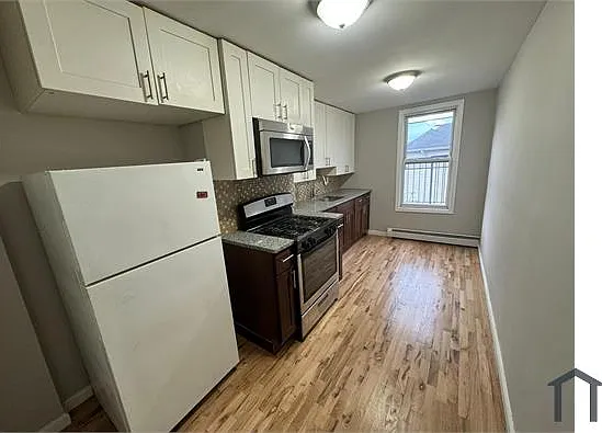 11 Rose Ave #1 — Photo 1