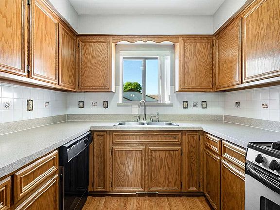 4th image of 26121 N Knollwood Dr