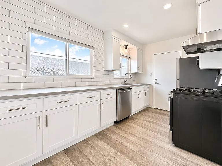 1676 Manning Ave #2 — Photo 4
