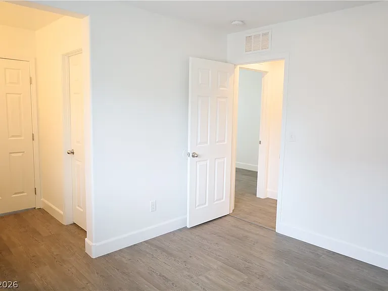 5469 Atrium Woods Ln — Photo 25
