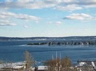427 E Bluff Dr, Harbor Springs, MI 49740