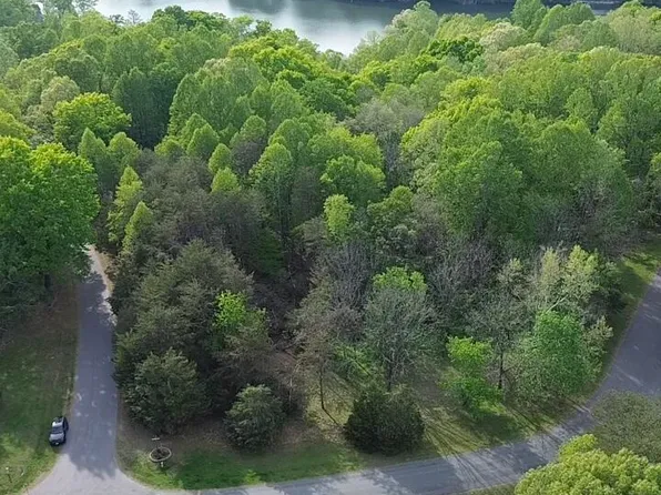 27 Hawthorn Trl, Hardy, VA 24101