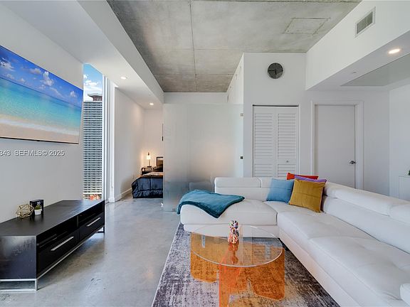 5th image of 151 SE 1st St APT 3008