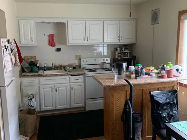 2974 S 92nd St APT 2, Milwaukee, WI 53227