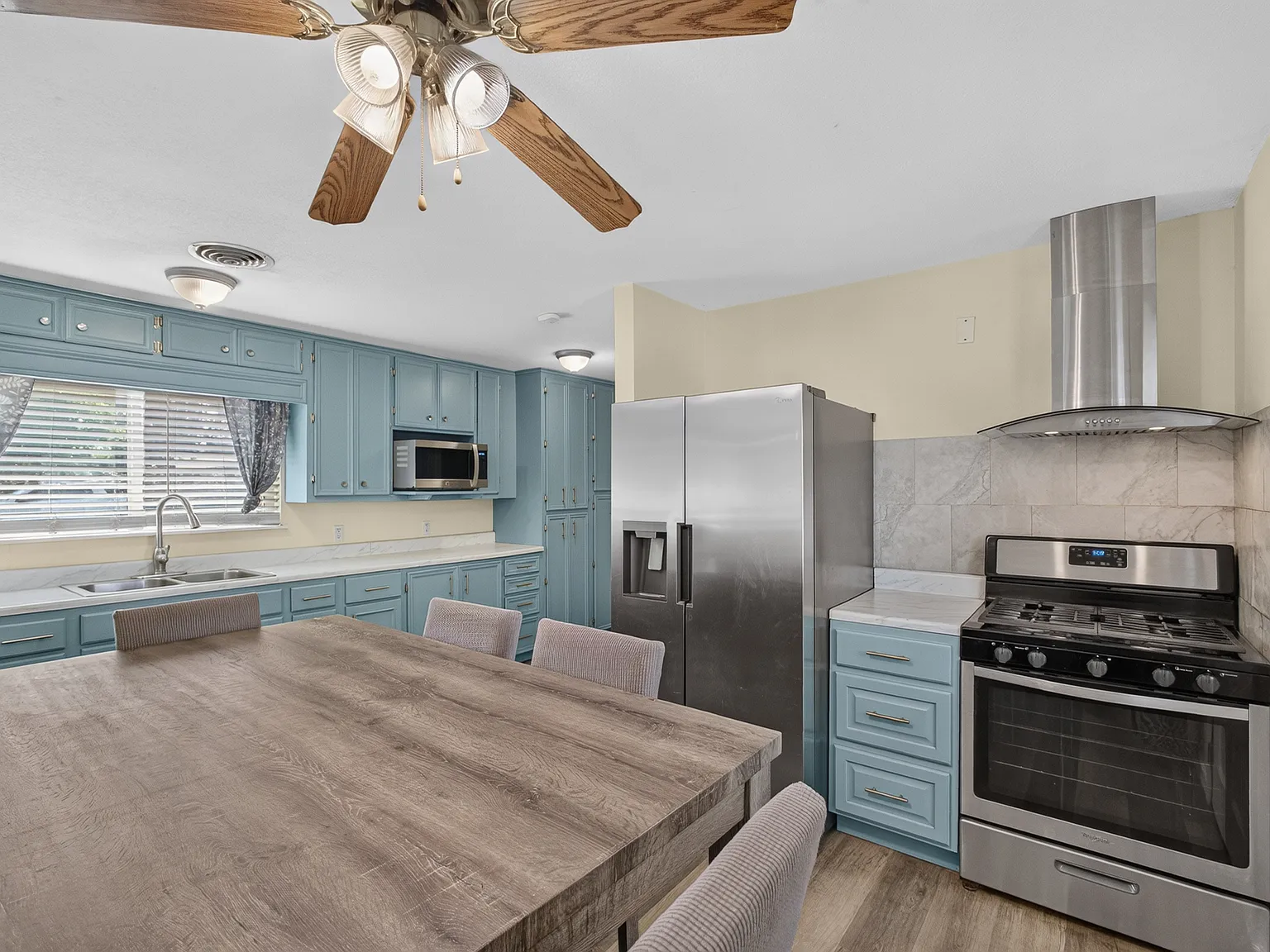 2 bed, 2054 sqft, $1,700 — Photo 4