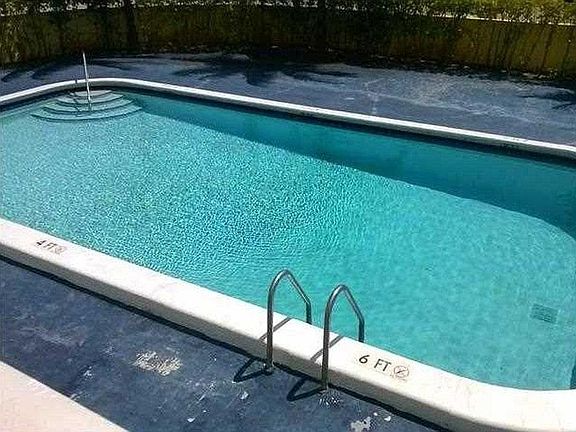 5th image of 2175 NE 170th St APT 212