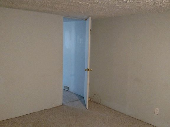 3rd image of 464 Norwood Dr