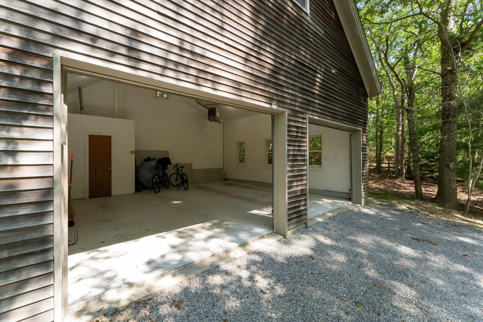  Oversized 2 Car Heated Garage 