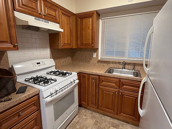 3rd image of 109 Sheraden Ave #2