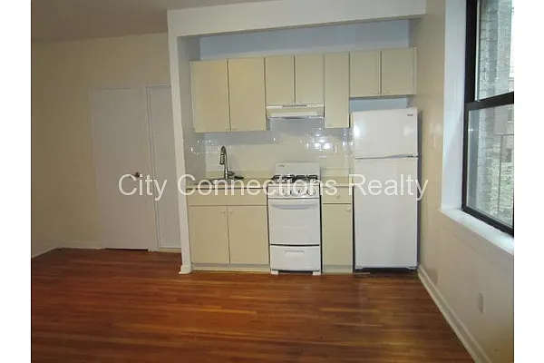 Rented by City Connections Realty | media 27