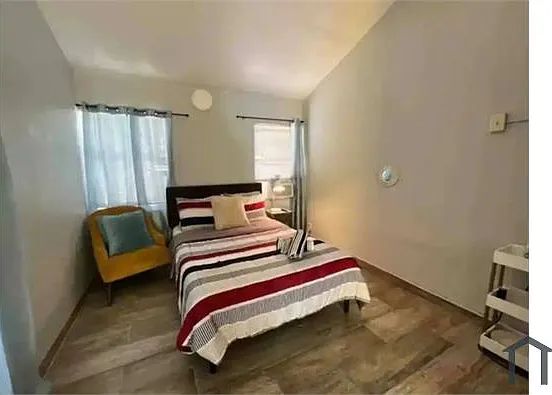 918 SW 9th Ave — Photo 1