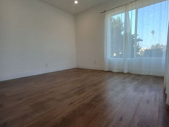 3rd image of 1260 1/2 N Citrus Ave #10457277