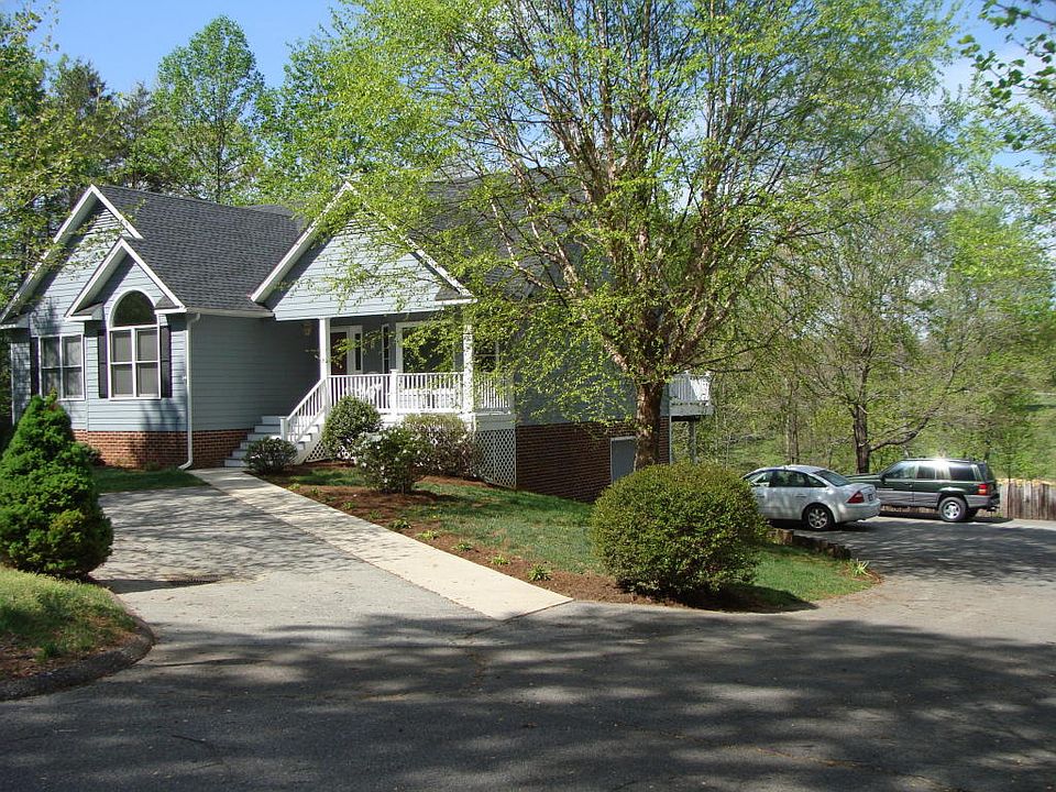 1st image of 113 Pointe O Woods Dr