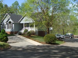 113 Pointe O Woods Dr, Huddleston, VA