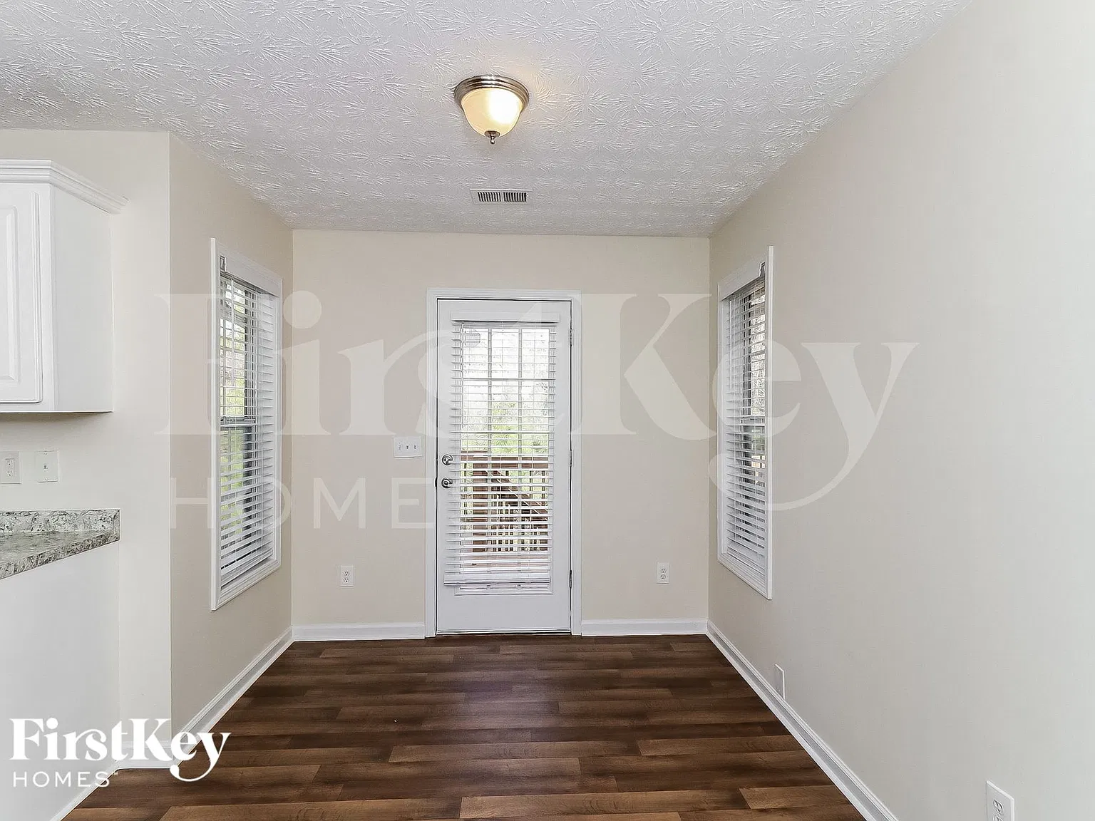 4 bed, 2.5 bath, 2148 sqft, $2,955 — Photo 2