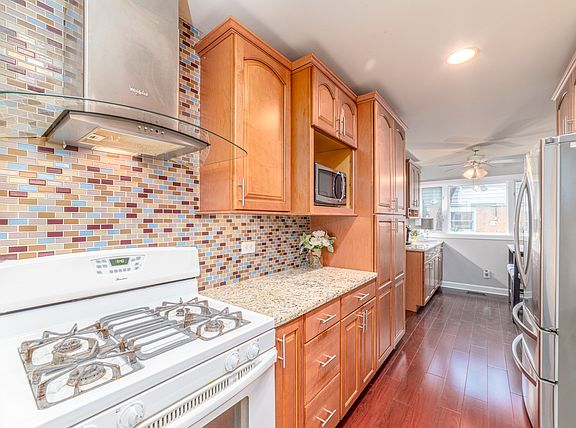 4th image of 21W021 Marlborough Ln