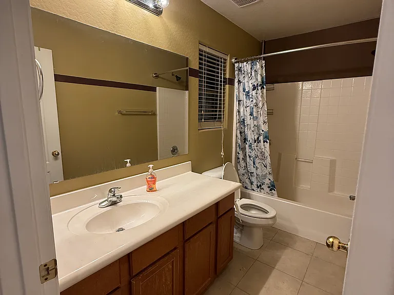 15435 W Canterbury Dr — Photo 8