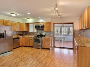 136 Clover Ln, East Stroudsburg, PA