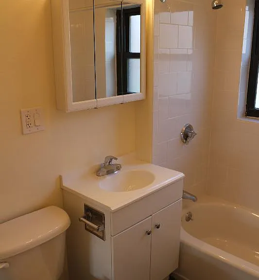 110 Longwood Ave #4 — Photo 15