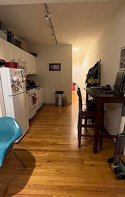 4th image of 231 E 50th St #B