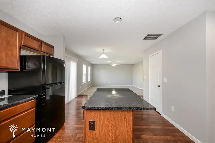 446 Sharp Ct — Photo 7