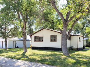 1823 E Park St, Pierre, SD 57501