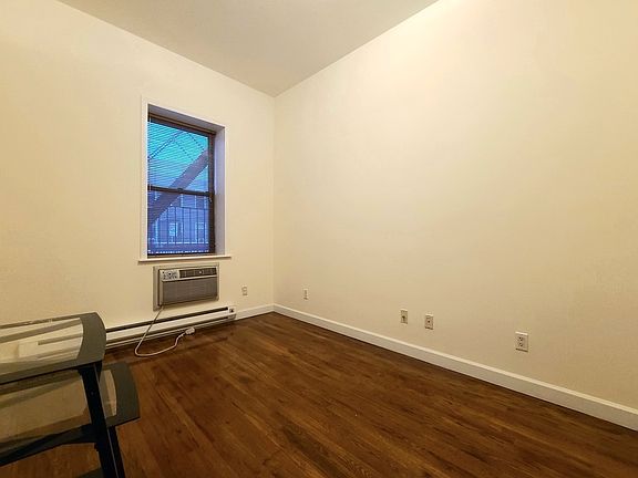 3rd image of 86 Graham Ave #A2