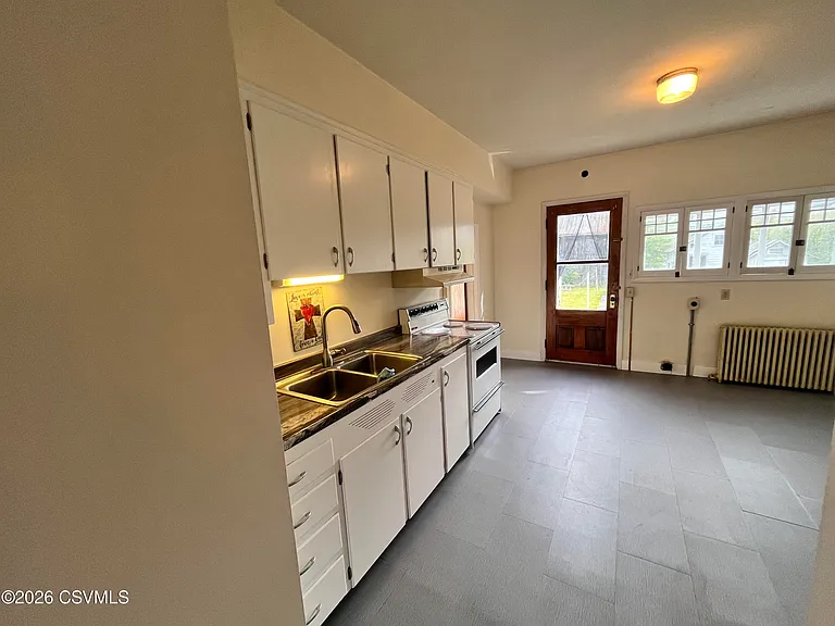 24 E Market St — Photo 2