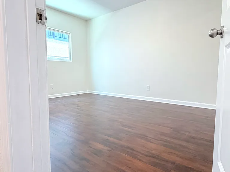 4062 W 130th St #D — Photo 8