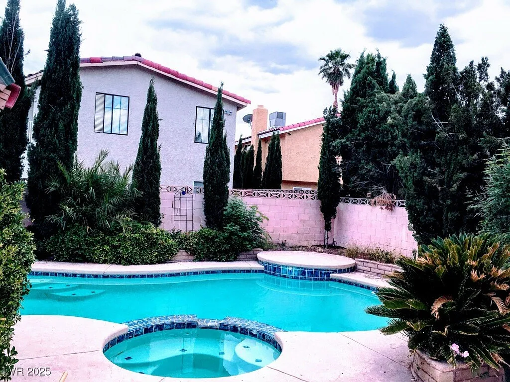 4 bed, 2.0 bath, 1902 sqft, $3,395 — Photo 2