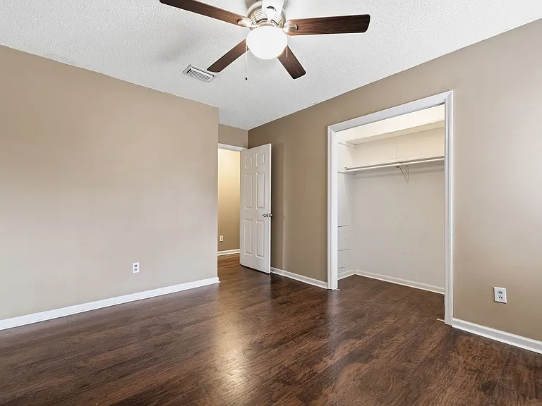 104 Quapaw Pl — Photo 32