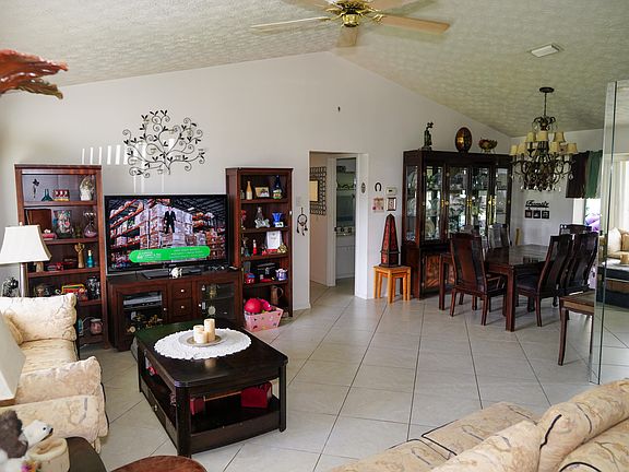3rd image of 608 SE Capon Terrace