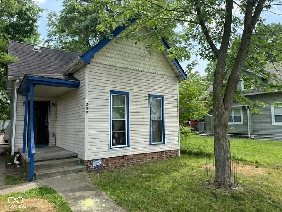 1209 W 29th St