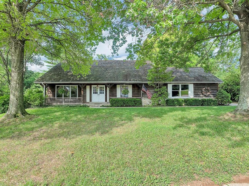 Beautiful replica of a New England Connecticut Farmhouse circa 1776. This unique custom built home has been occupied by the same family since 1976.