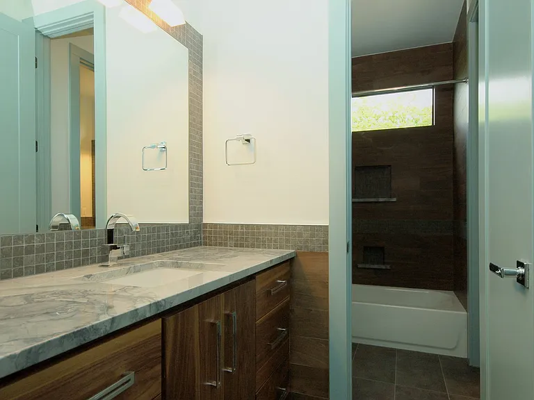 306 Franklin Blvd — Photo 29