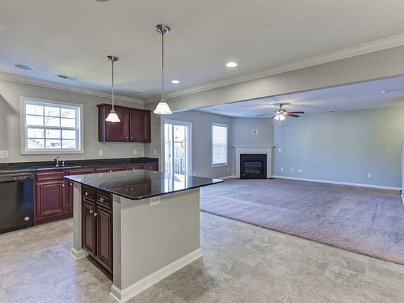 4th image of 970 Yarrow Ln