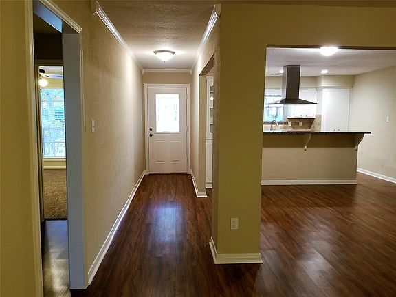 3rd image of 2107 Oak Shores Dr
