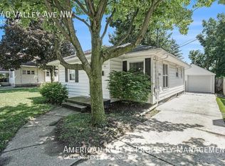 940 Valley Ave NW, Grand Rapids, MI 49504