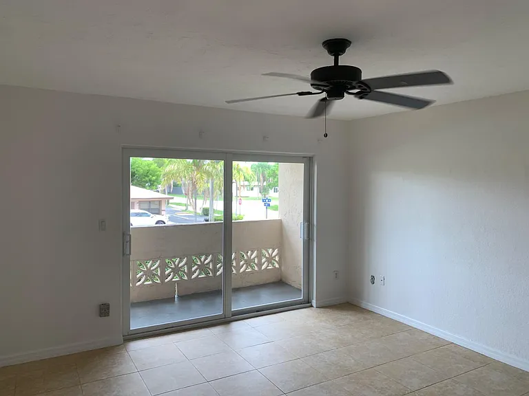 14500 SW 88th Ave #217 — Photo 4